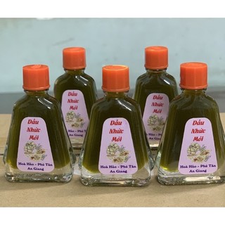 Dầu nhức mõi màu nâu