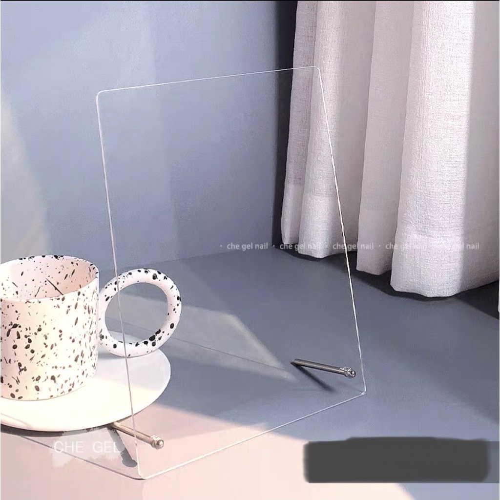 Kệ Mika Trong Suốt Trưng Mẫu Nail