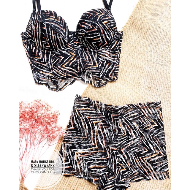 Bộ Bra Corset Thiết Kế Mút Nâng Sọc Màu Dáng W Mary House Bra & Sleepwears