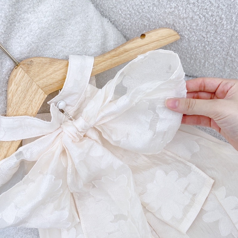 Áo Dài Tết Váy Đầm Tiểu Thư, Đầm Trắng Bèo Tay Hở Lưng Xếp Ly Nữ Tính Phối Bèo Điệu Đà Nữ Tính Cho Phái Nữ.