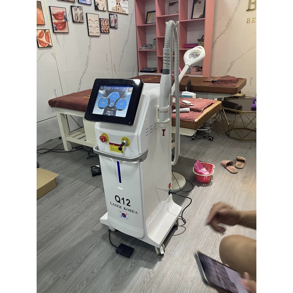 Máy laser Q12 - Máy xóa xăm,xóa nám,xóa tàn nhang bảo hành 24 tháng
