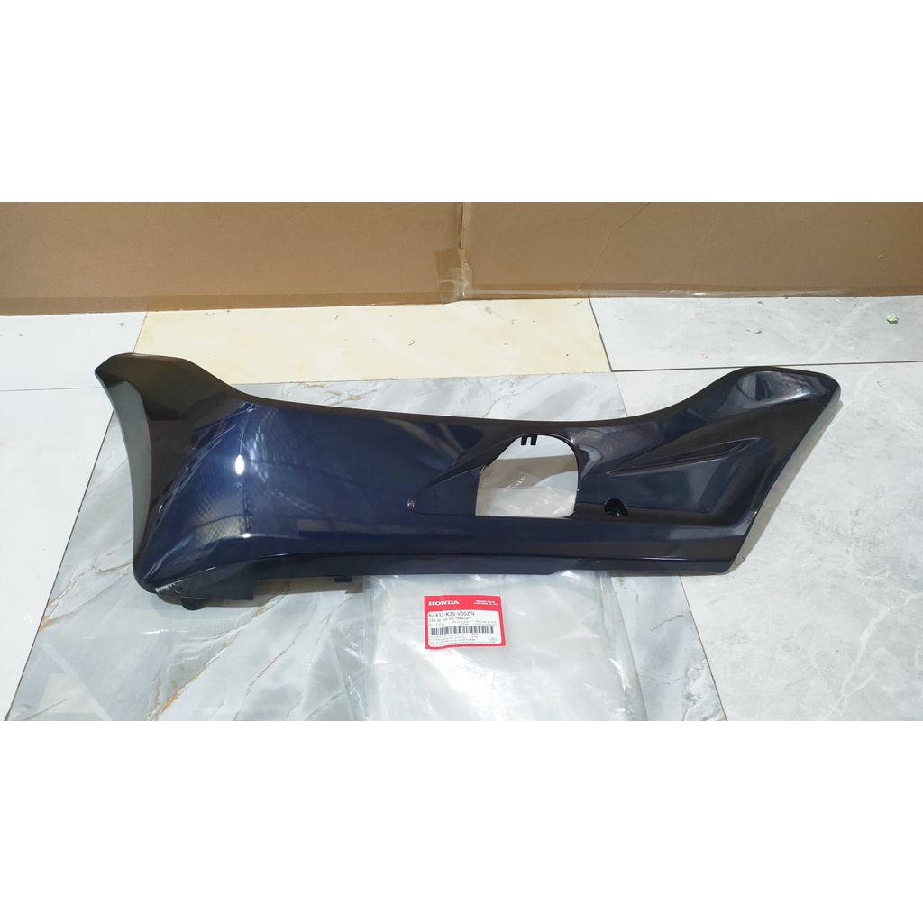 Tấm ốp sàn bên trái - thanh cạnh HONDA PCX 125 năm 2015 màu Xanh đen. *PB403P* (64432K35V00ZW)