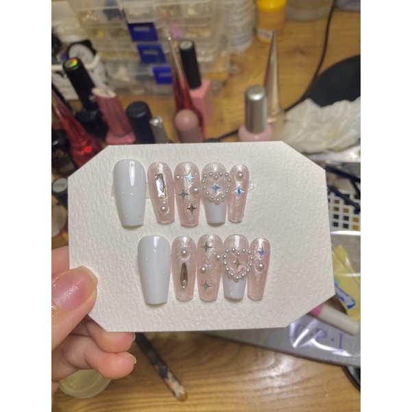 NAILBOX TIỂU THƯ TRẮNG kèm keo dũa