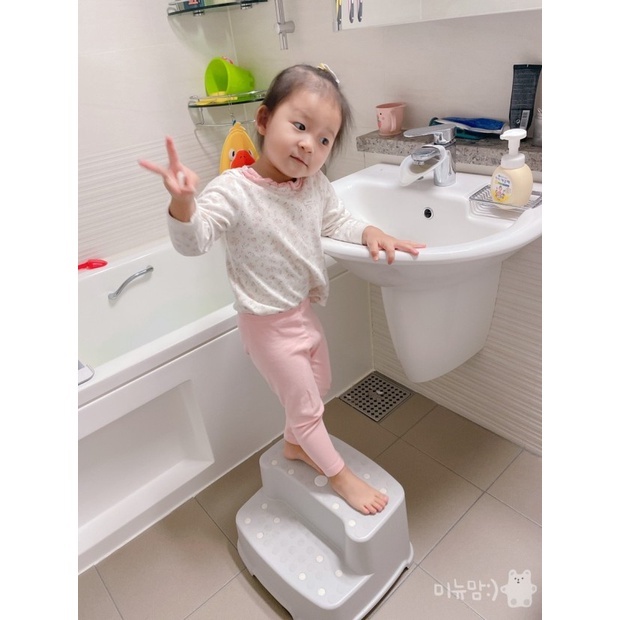 Cầu thang chống trượt cho bé an toàn sử dụng trong phòng tắm nhập khẩu thương hiệu Budsia Hàn Quốc