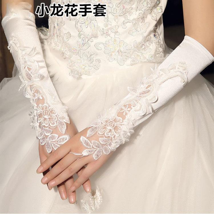 Găng Tay Cô Dâu Màu Trắng Đỏ Sang Trọng