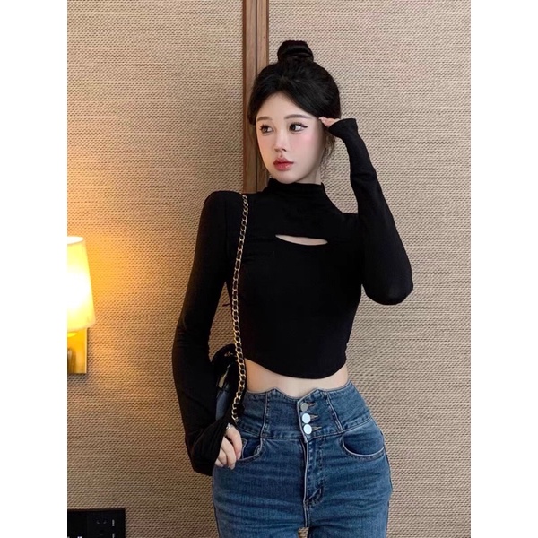 Áo croptop tay dài xẻ ngang ngực