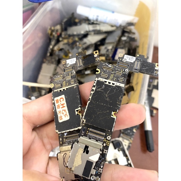 Maiin dành cho máy 4 và 4s , full chức năng không bị dính IClouud