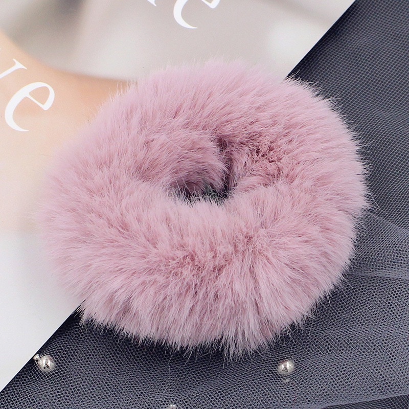 Cột tóc lông xù cho nữ