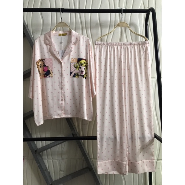 Bộ PAJAMA tay lỡ quần dài hình cô gái lụa satin cao cấp quảng châu