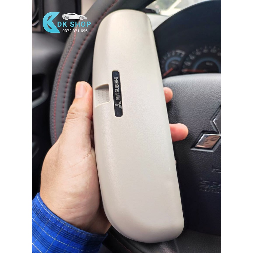 Hộp Đựng Kính ô tô XPANDER, OUTLANDER, TRITON, ATTRAGE, MIRAGE, PAJERO