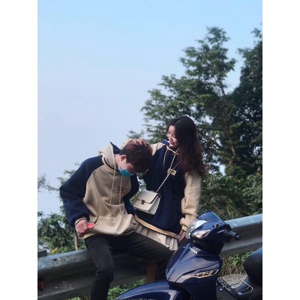 Áo hoodie đôi dày dặn phong cách Hàn Quốc