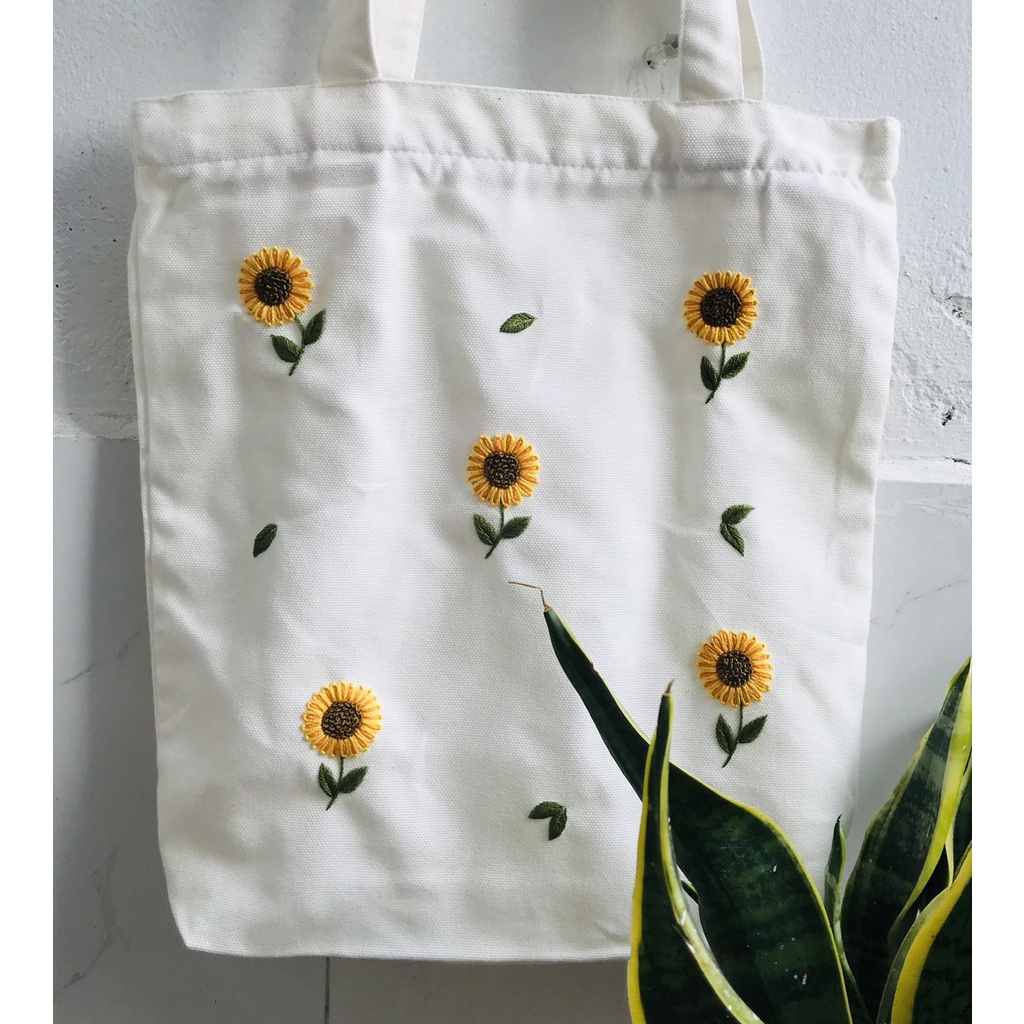 Túi tote, túi canvas thêu tay MIA có khóa kéo