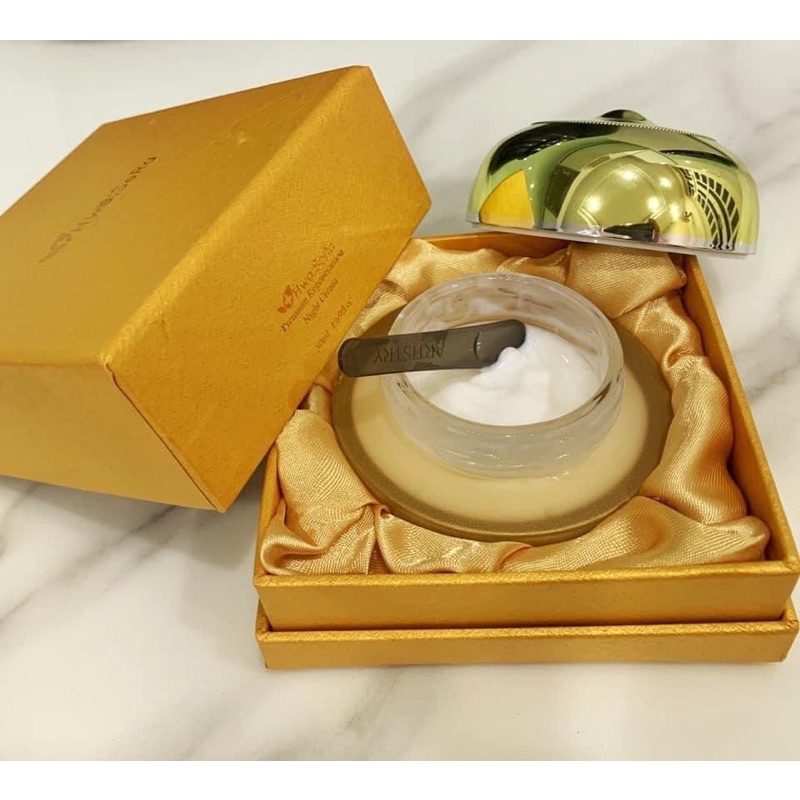 Kem dưỡng căng bóng HwaSera Hwa Sera Premium Regenerartion Night Cream