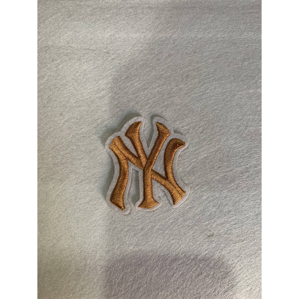 Sticker thêu là ủi yn