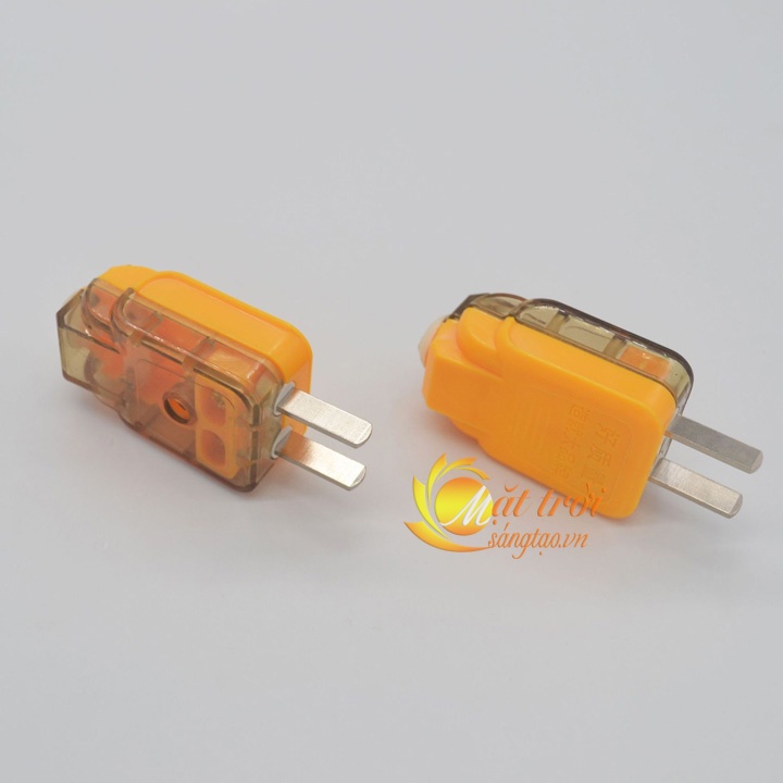 Phích cắm chân dẹt xoay