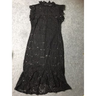 Đầm ren Ck đuôi cá  size 8 eo 78-80