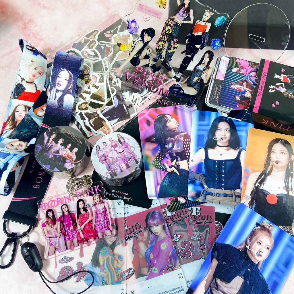 Blackpink Album BORN PINK Keychain, Standee Gift Box Set