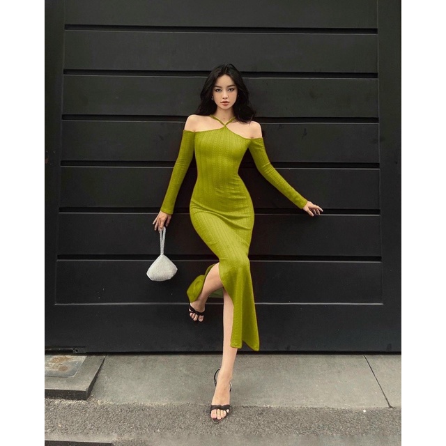 ĐẦM BODY XẺ TÀ KHOÉT VAI TAY DÀI CHÒNG DÂY CỔ ( FORM CHUẨN ÔM SÁT TÔN DÁNG) KÈM HÌNH CẬN CHẤT