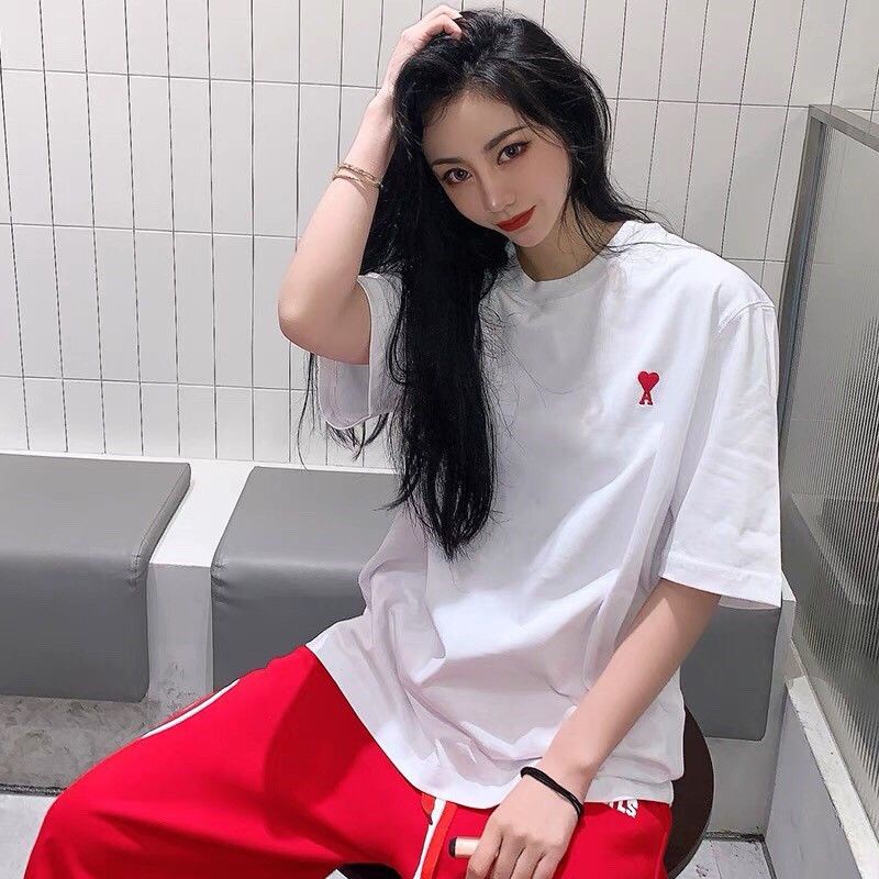 Áo Thun Tay Ngắn Thêu Hình Trái Tim Nhỏ Màu Đỏ Phong Cách Đường Phố Đơn Giản Chất Lượng Cao Cho Cặp Đôi