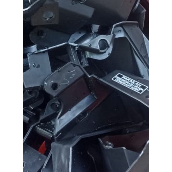 bộ dè con bình nước phụ vario clik 125 150 cho anh em về zin