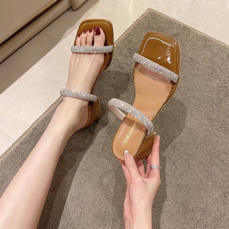 Dép đế cao nữ Dép lê nữ đi ra ngoài mùa hè mẫu mới 2022 kiểu Pháp đế bằng gót vuông