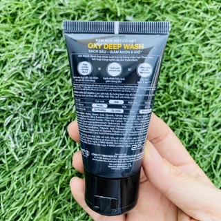 Thanh lý 2 tuýp sữa rửa mặt Oxy 25gam được chọn mẫu Date tháng 9/2025