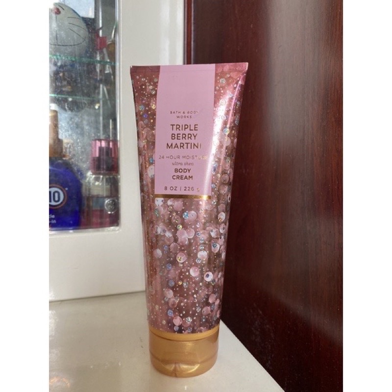 BILL US - Triple berry martini Xịt thơm toàn thân Body mist 236ml của Bath and body works