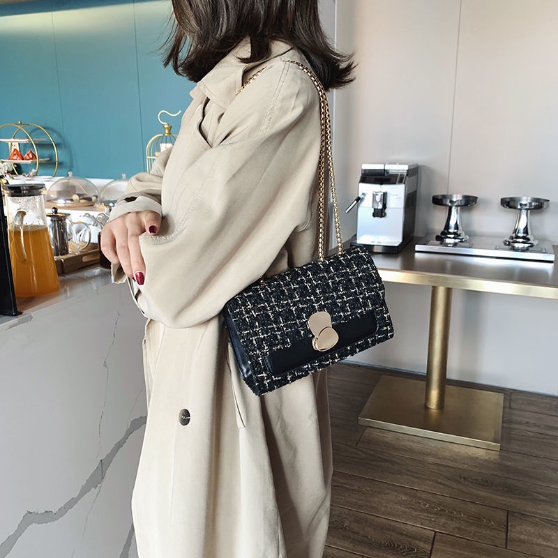 Túi Xách Đeo Vai Phủ Bông Phối Dây Xích Phong Cách Pháp Thời Trang Cao Cấp Dành Cho Nữ