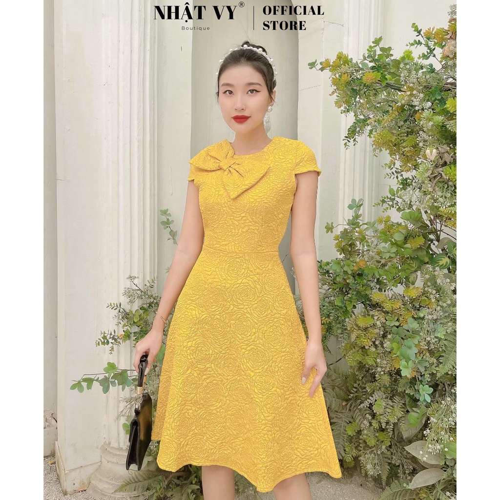 Đầm Đi Tiệc NHẬT VY Tay Ngắn Dáng Xòe Nơ Ngực Chất Tapta Thun Màu Trắng, Vàng, Hồng, Đỏ - D1848