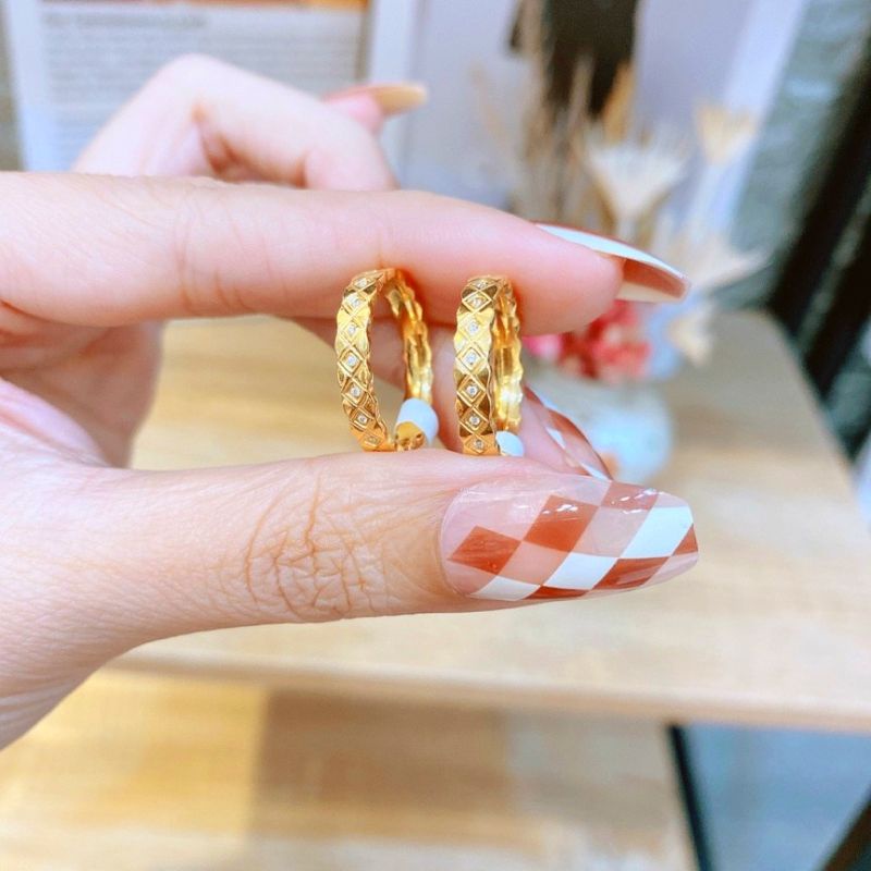 Nhẫn nữ Titan chạm hình thoi phối đá trắng - Măng's House N103