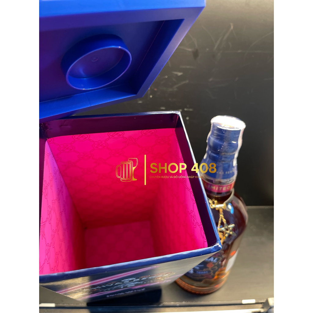 RƯỢU CHIVAS 18 LISA  Limited Edition 700ml - Phiên bản cực kì giới hạn