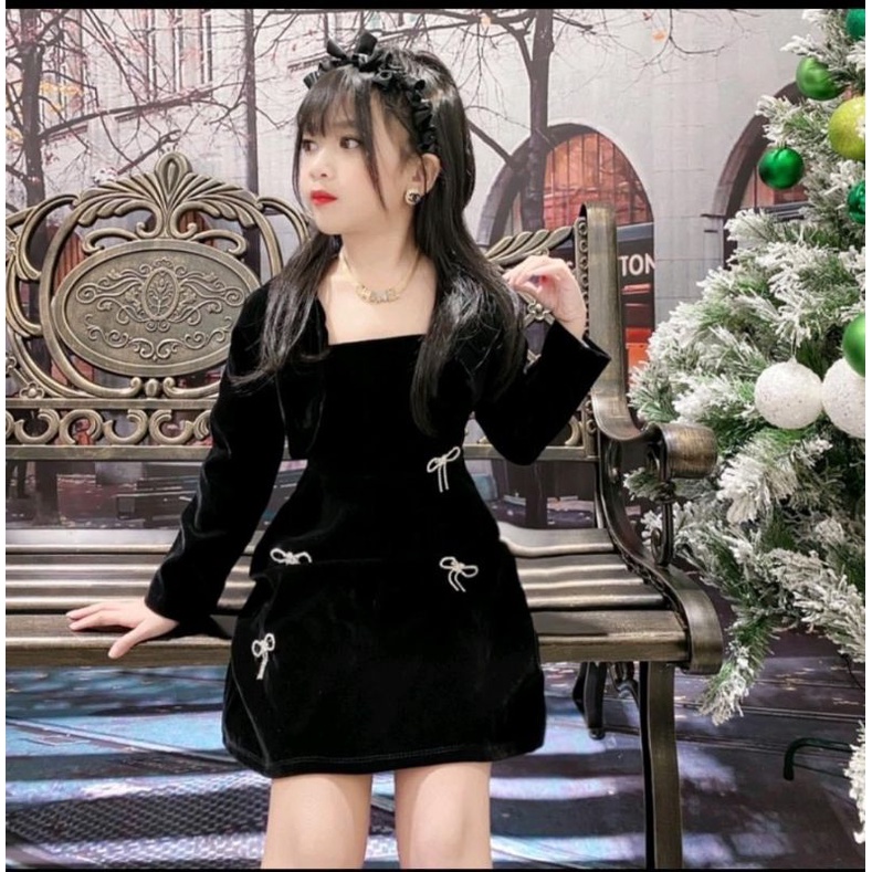 Set 2 chi tiết _ Váy  2 dây kèm áo khoác nhung sang chảnh bé gái