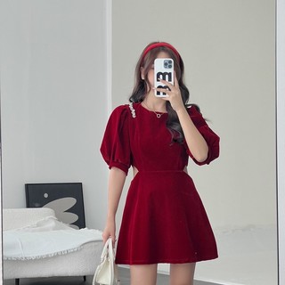Đầm nhung khoét eo đính đá