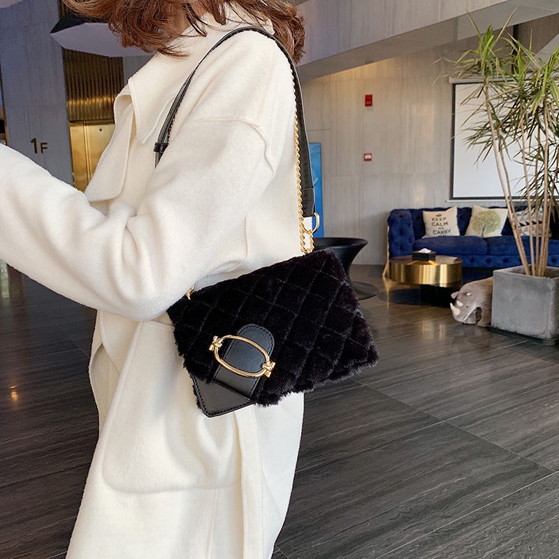 Túi Đeo Chéo Lông Xù Quai Xích Thời Trang Hàn Quốc Mới Cho Nữ