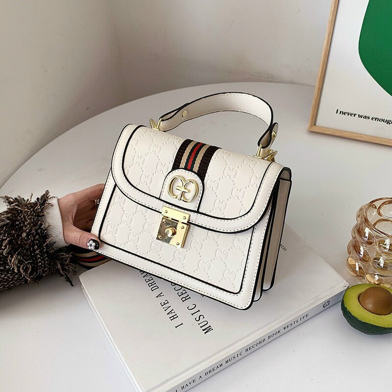 Túi xách nữ đeo chéo dây sọc 3 màu logo Hot Trend 2023