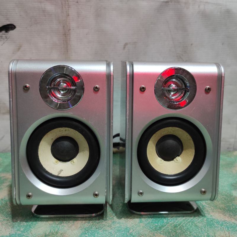 Loa vệ tinh Sony