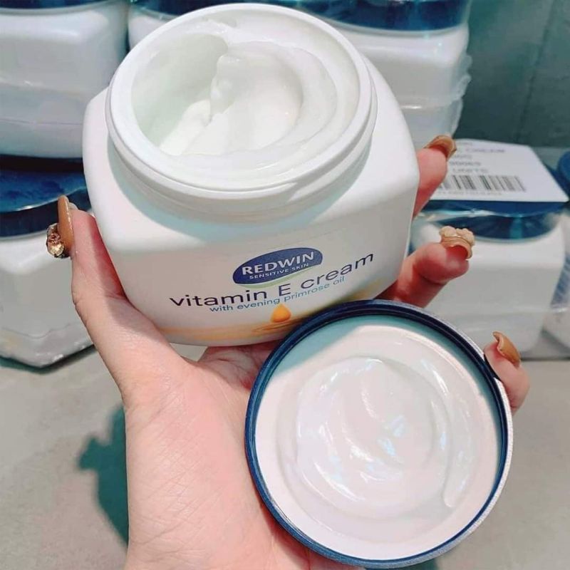 Kem Dưỡng Ẩm Da Mền Mịn RedWin Vitamin E Úc 300g Chính Hãng