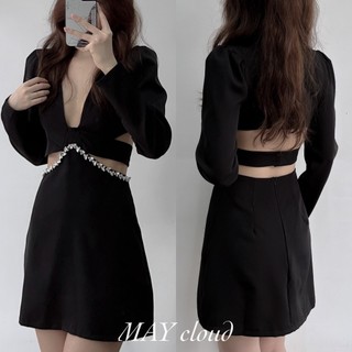 Đầm tay dài hở eo đen