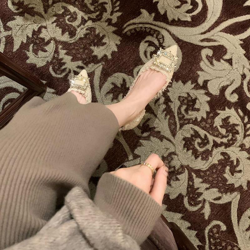 Giày Mũi Nhọn Gót Thấp Đính Đá Thời Trang Thu Đông 2022 Mới Cho Nữ