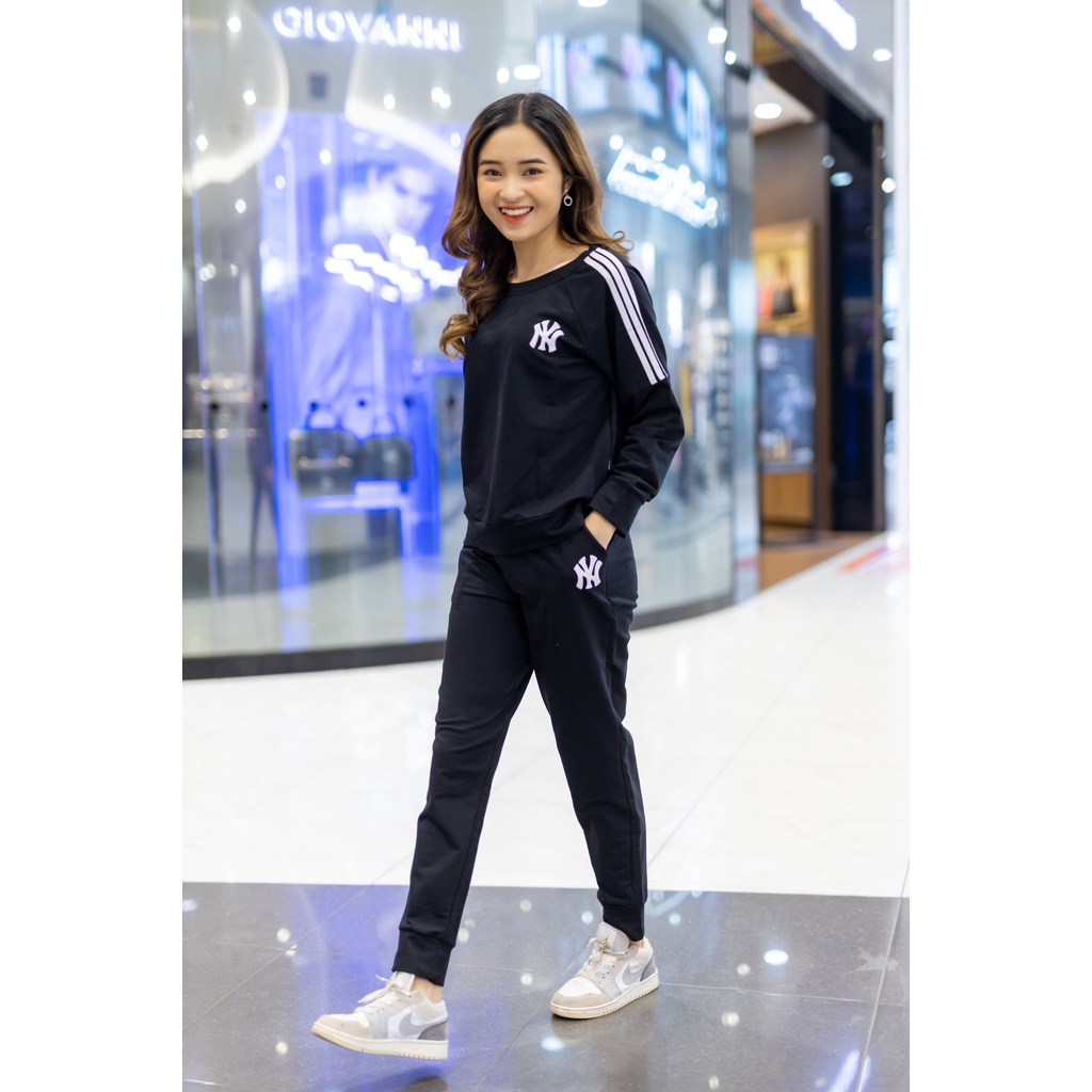 Bộ thể thao nữ SEFA chất đẹp phối viền 3 vạch