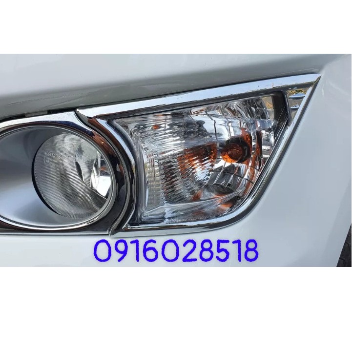 Ốp đèn gầm, đèn sương mù trước xe Toyota Innova 2017 2018-2020 mạ Crom sáng bóng, ốp xi mạ xe o to