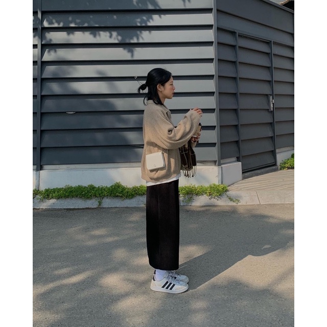 Fromsooyoung - Chân váy nhung tăm xẻ sau freesize cạp chun