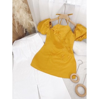 SÉT ÁO YẾM VÀNG CÁCH TÂN