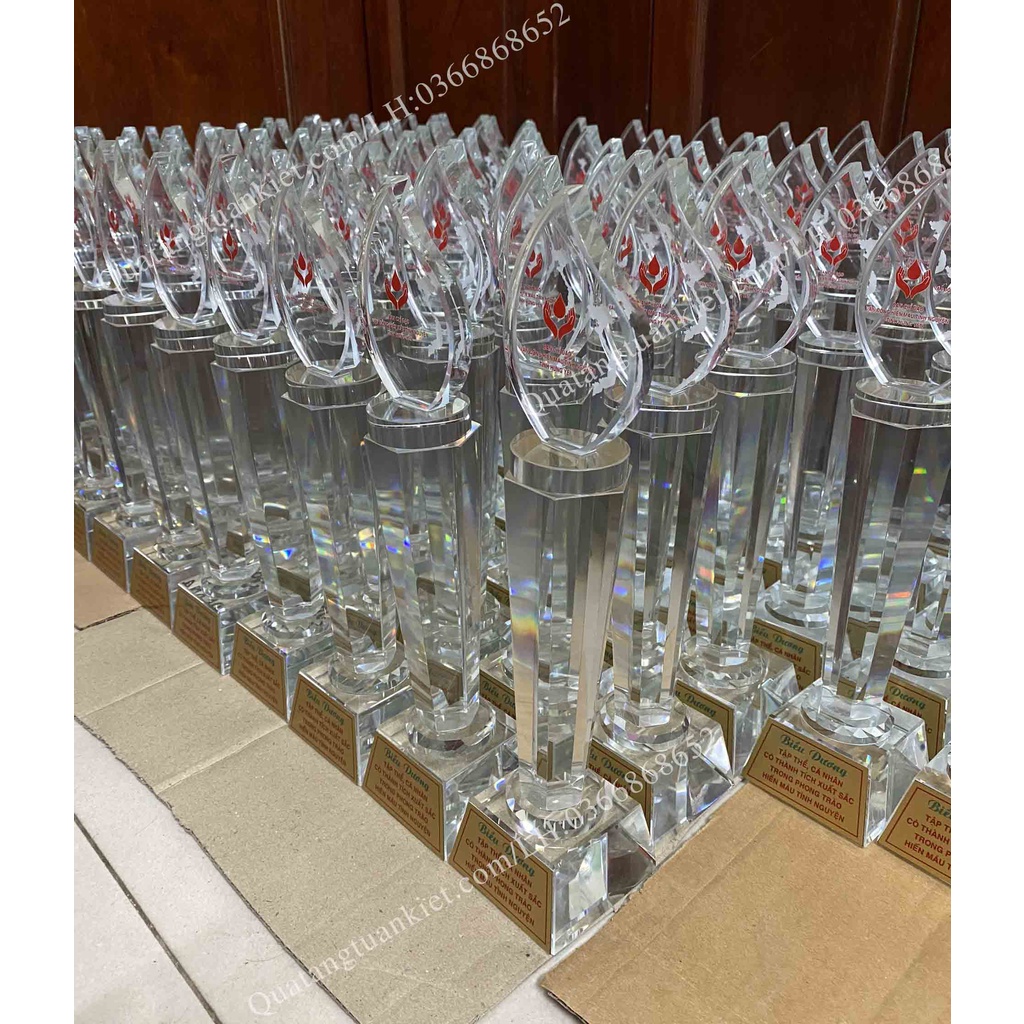 Cúp Pha Lê Ngọn Lửa