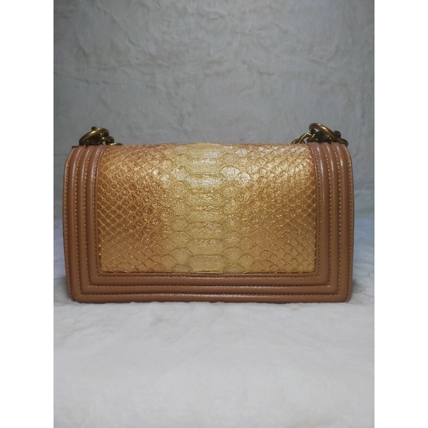 Túi xách si hiệu Chanel