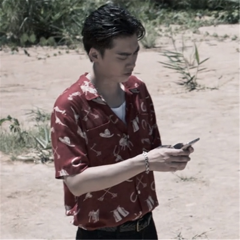 Áo Sơ Mi Tay Ngắn In Hình Máy Ảnh Phong Cách retro Cho Nam Nữ xianghong Xiang li yifeng