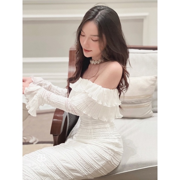 Váy body ren bèo trễ vai dáng dài