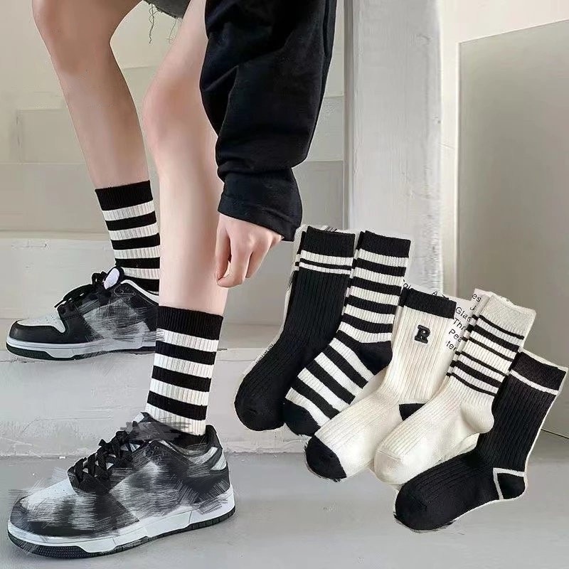 Vớ Thể Thao Mềm Mại Chống Trượt Họa Tiết Sọc Nhiều Màu Sắc Dành Cho Nữ