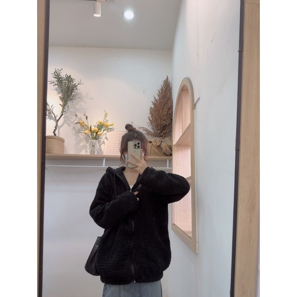 áo khoác lông đen mũ