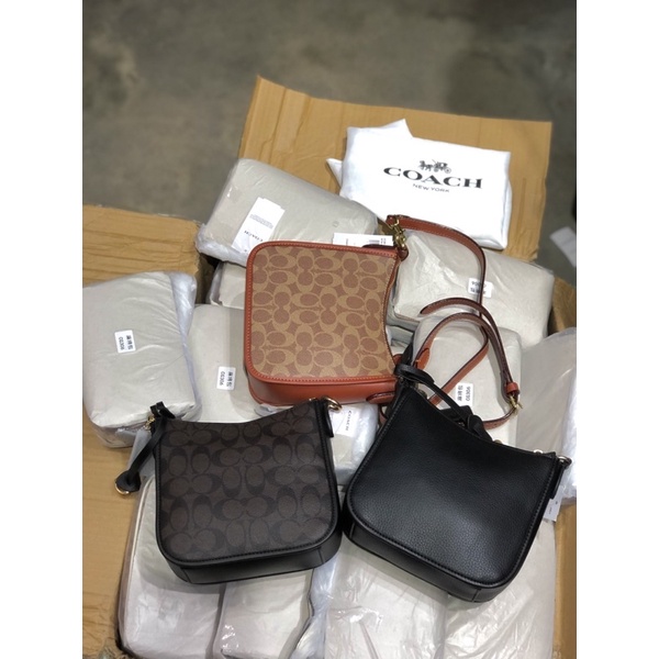 Túi đeo chéo Coach Chaise Crossbody